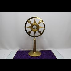 23" Brass Monstrance w/ Luna SKU C428-011